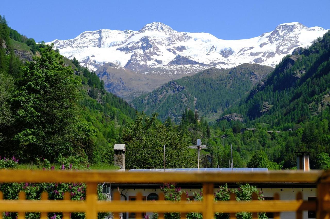 Hotel Villa Tedaldi Gressoney-Saint-Jean Esterno foto