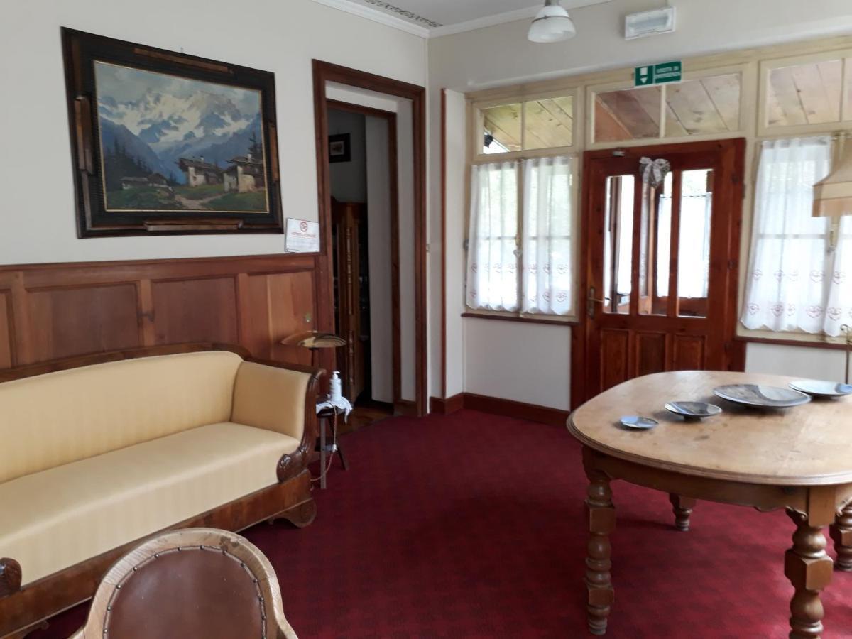 Hotel Villa Tedaldi Gressoney-Saint-Jean Esterno foto