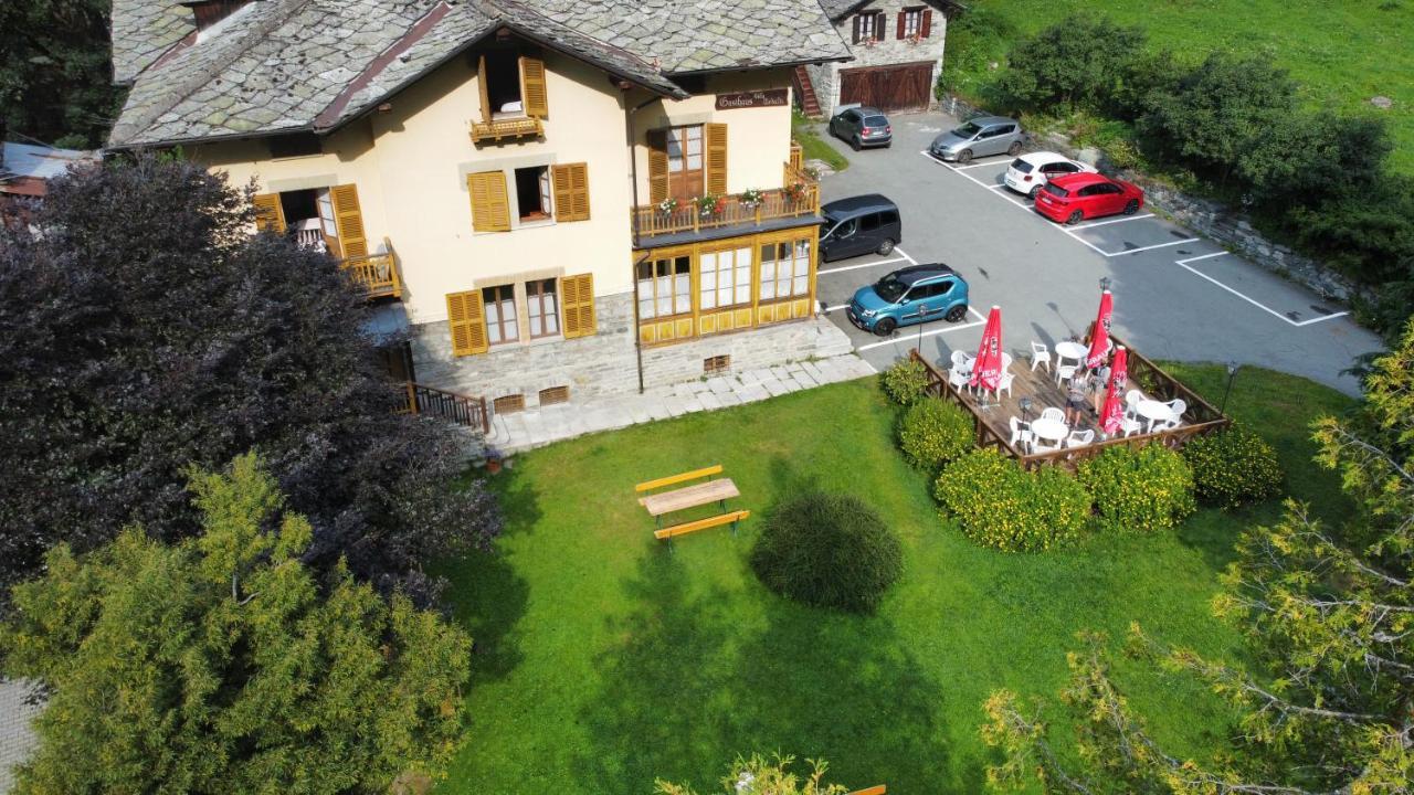 Hotel Villa Tedaldi Gressoney-Saint-Jean Esterno foto