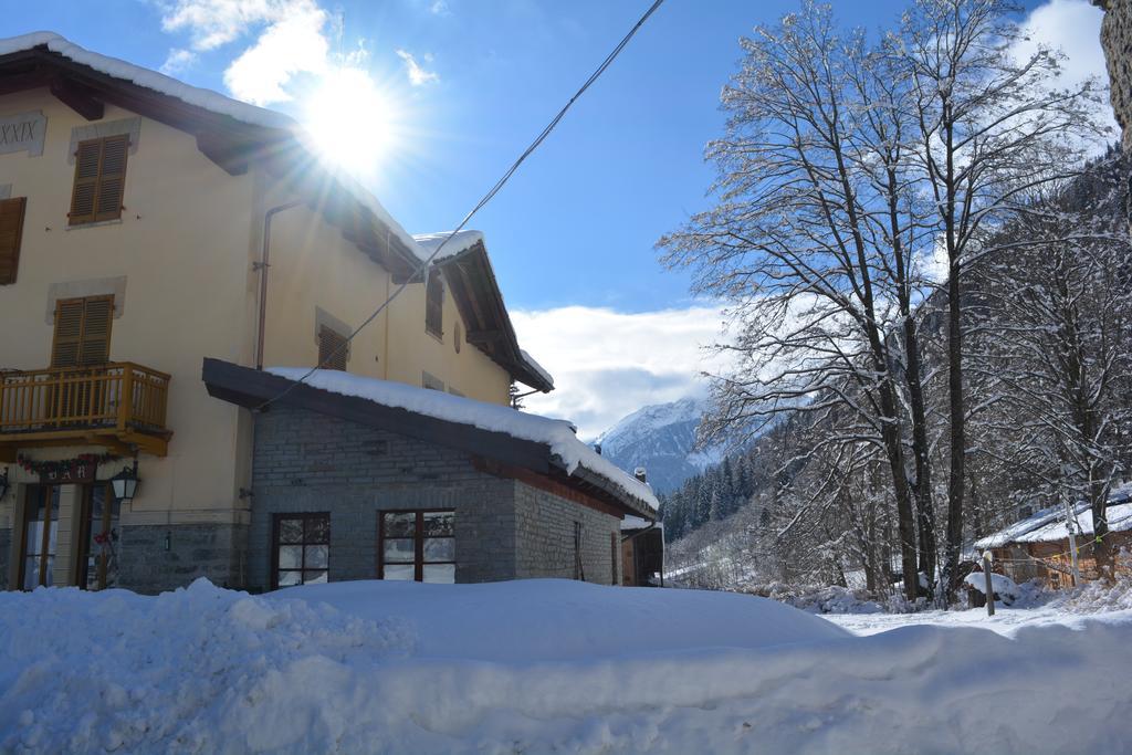 Hotel Villa Tedaldi Gressoney-Saint-Jean Esterno foto