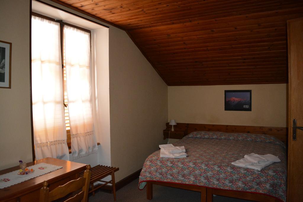 Hotel Villa Tedaldi Gressoney-Saint-Jean Esterno foto