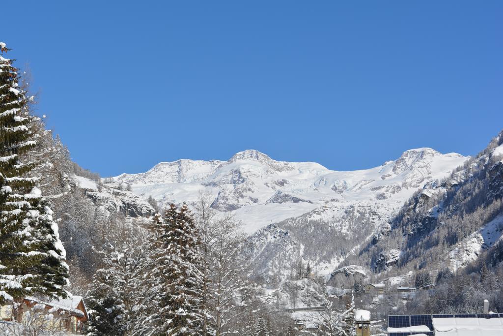 Hotel Villa Tedaldi Gressoney-Saint-Jean Esterno foto